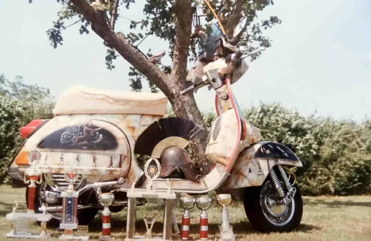 Vespa-custom-scooter-chariot-of-gods-with-awards
