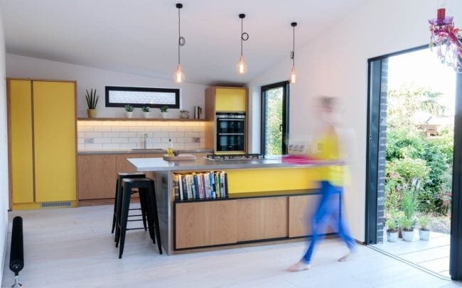 Kitchen-photographer-yellow-with-person